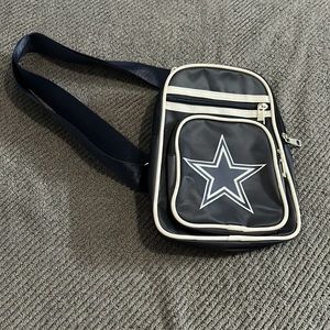 Beautiful Dallas Cowboys Crossbody bag w/adjustable straps